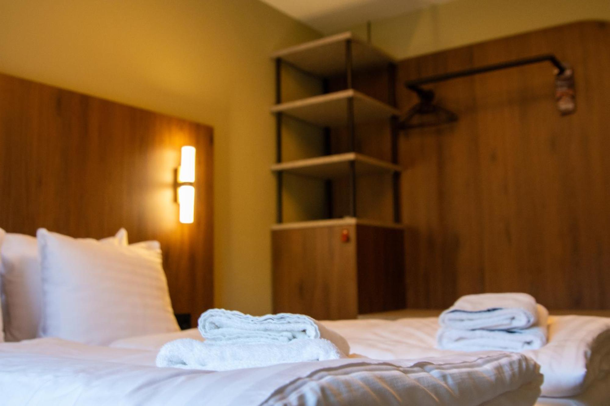 Strandhotel De Logerij 레네세 외부 사진
