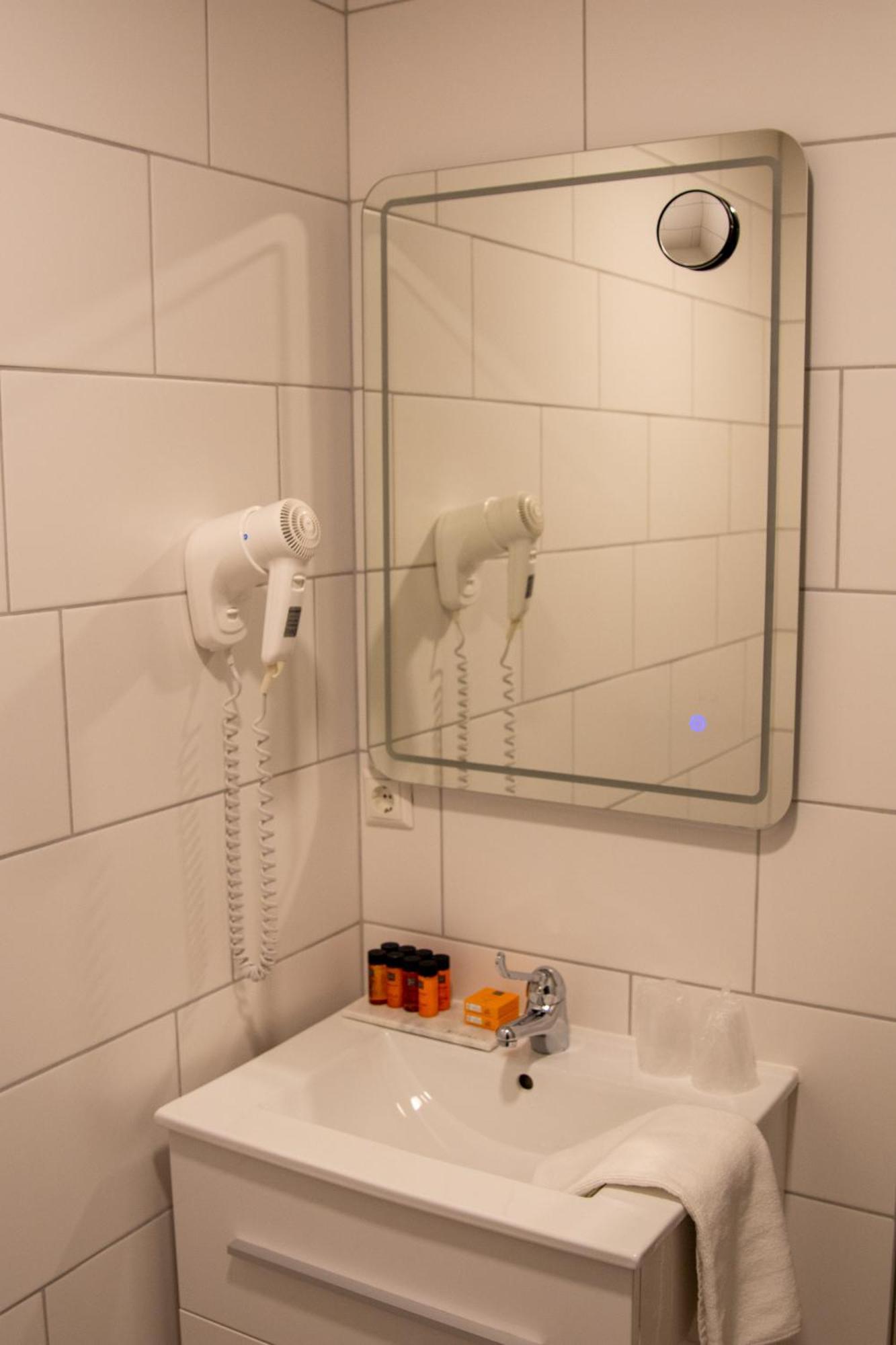 Strandhotel De Logerij 레네세 외부 사진