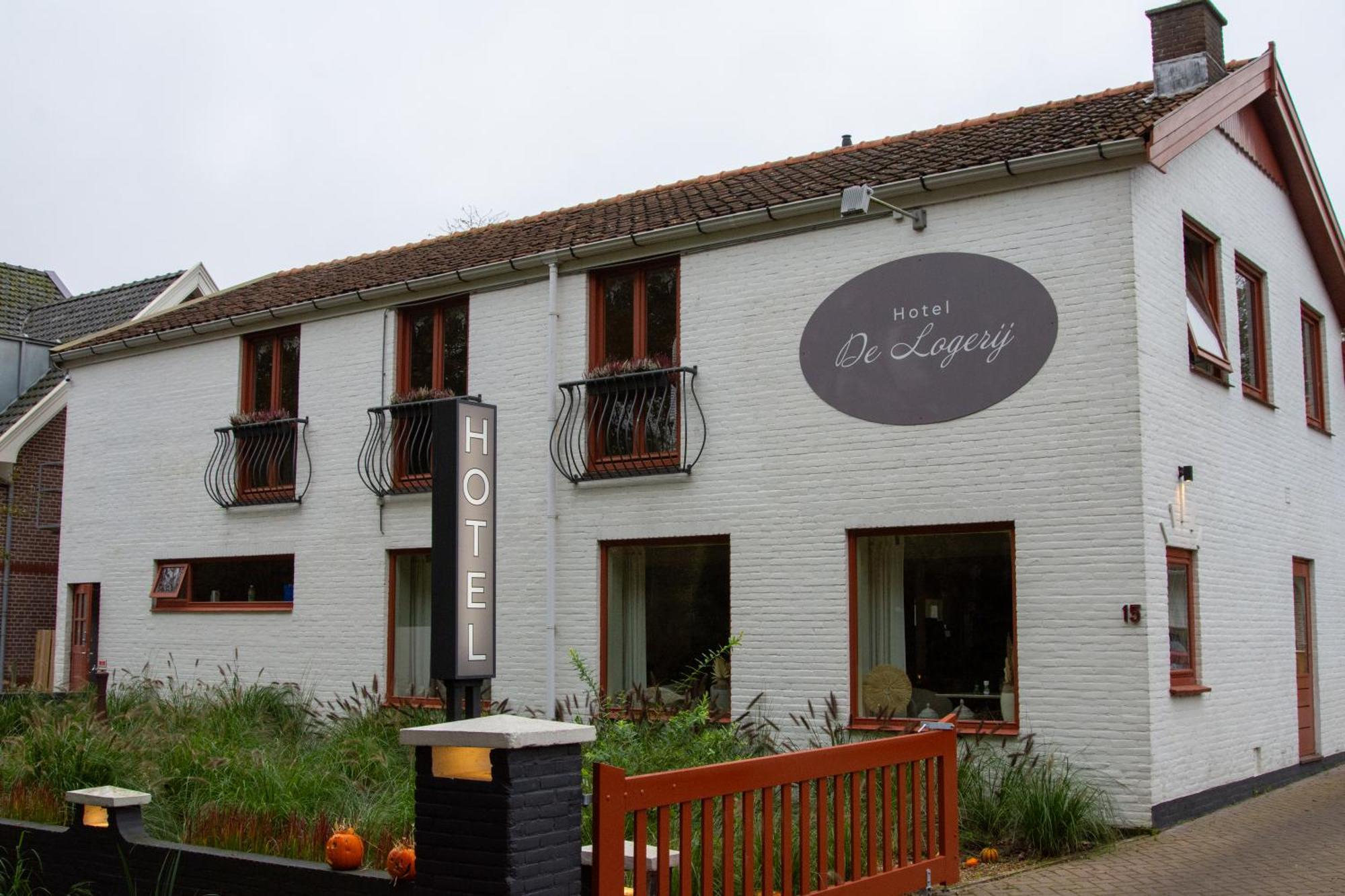 Strandhotel De Logerij 레네세 외부 사진