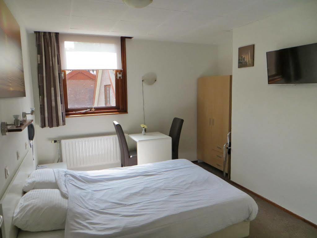 Strandhotel De Logerij 레네세 외부 사진